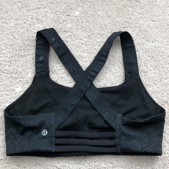 Lululemon black and grey snake print sports bra. Size 8. Worn twice! - Picture 4 of 7